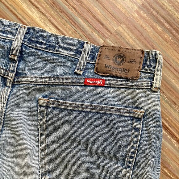 Wrangler Denim Jeans Light Wash Vintage Distressed Ripped Knee Frayed Hem 36x30 - Picture 8 of 10
